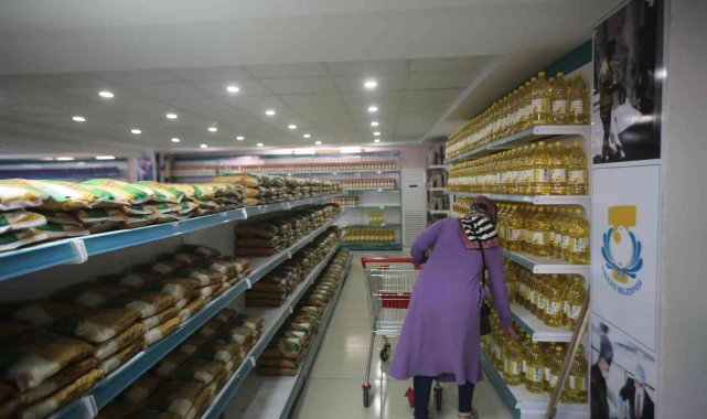 Haliliye'de sosyal market gönüllere dokunuyor