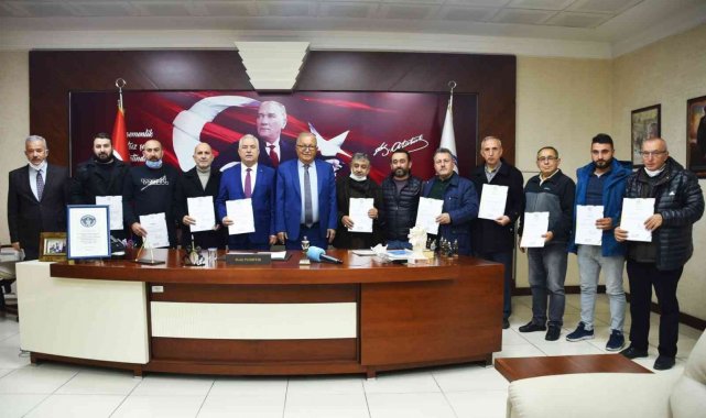 Hamsi Festivali'ne destek olan esnafa teşekkür belgesi