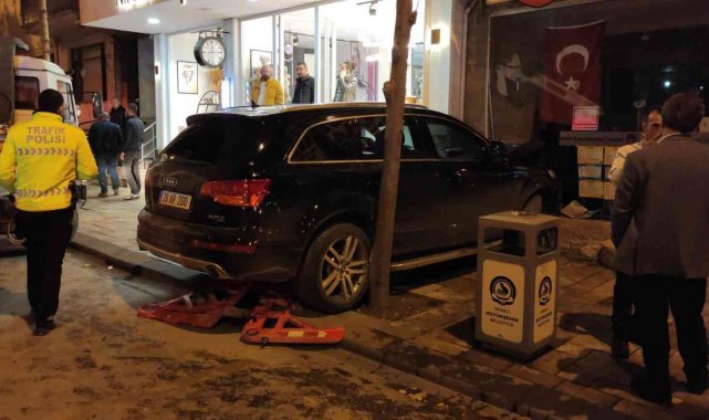 Havaya ateş ederek ilerleyen şehir magandaları 4 kilometrelik kaçış sonrası duvara tosladı