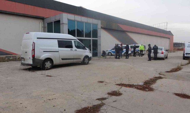 Hırsızlık için girdiği atıl binadan düşüp öldü