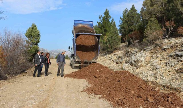 İbradı ve Akseki'yi bağlayan Halaç yoluna bakım onarım