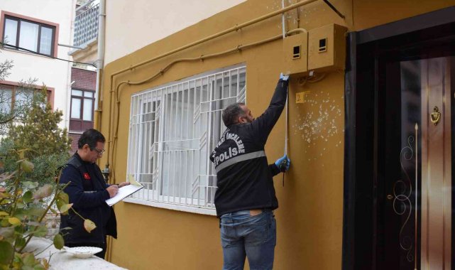 İki katlı ev kurşunların hedefi oldu