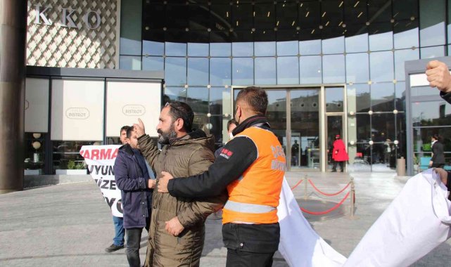 İPEKİŞ çalışanları sendika değiştirdikleri için çıkarıldıkları işlerini geri istiyor