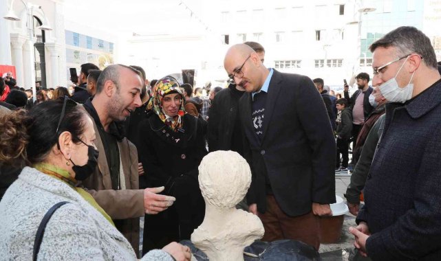 İranlı turistlerden heykel sanatına büyük ilgi