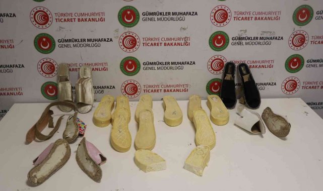 İstanbul Havalimanı'nda kadın terliklerinin içerisine gizlenmiş uyuşturucu ele geçirildi