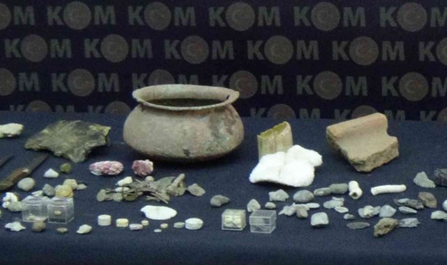 İstanbul&#039;da 774&#039;ü sikke olmak üzere bin 730 parça tarihi eser ele geçirildi