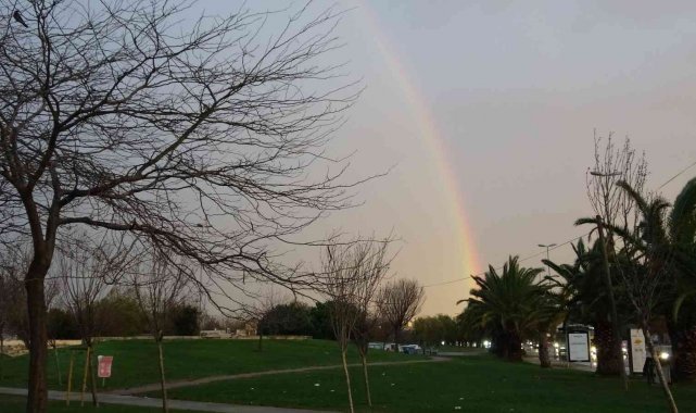 İstanbul'da fırtınaya gökkuşağı eşlik etti