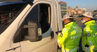 İstanbul'da plakasız çekici denetimden kaçamadı