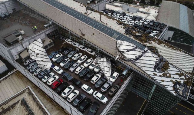 İstanbul'da şiddetli lodosun verdiği zarar drone ile görüntülendi