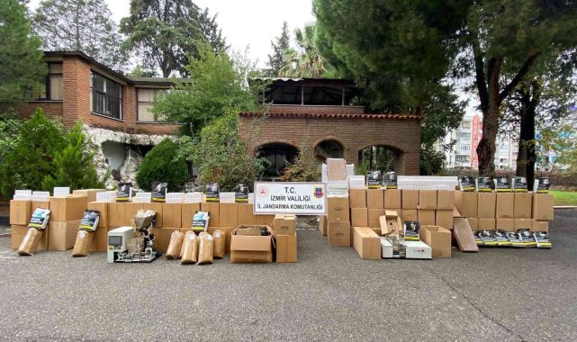 İzmir ve Manisa'da piyasa değeri 2,5 milyon liralık kaçak sigara ele geçirildi