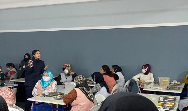 Jandarma, anneleri uyuşturucuya karşı bilgilendirdi