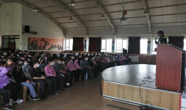 Jandarma'dan öğrencilere trafik semineri
