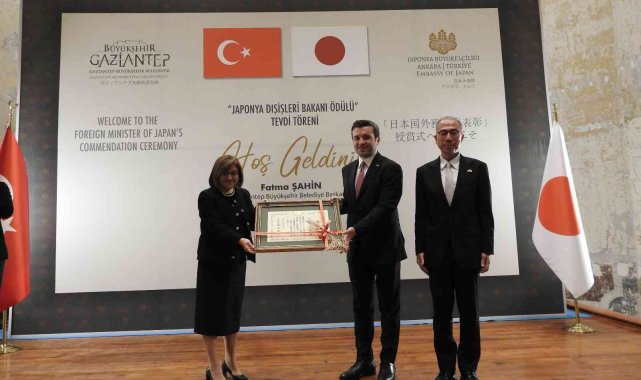 Japonya'dan Fatma Şahin'e ödül