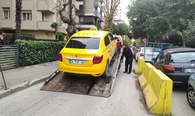Kadıköy'de müşterisine hakaret eden taksicinin araç kullanım belgesi iptal edildi