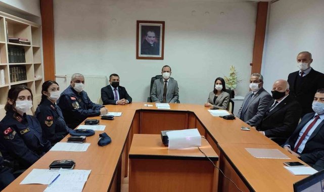 Kadına karşı şiddetle mücadele toplantısı yapıldı