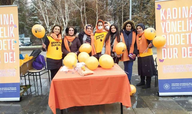 Kadına yönelik şiddete hayır dedi, KADES uygulamasını tanıttılar