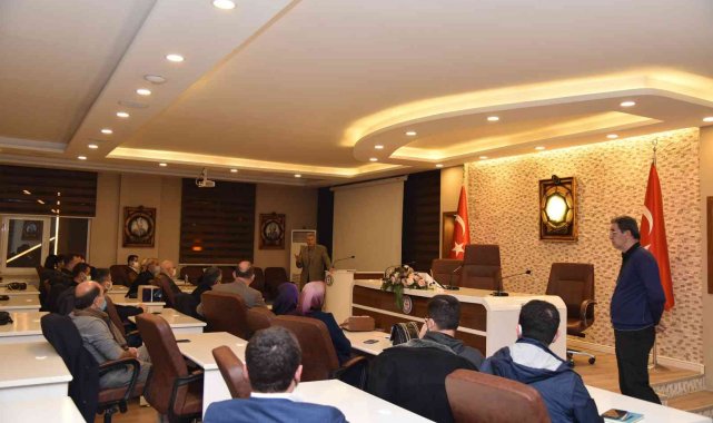 Kamu kurumlarında çalışan personele yönelik temel fotoğrafçılık eğitimi