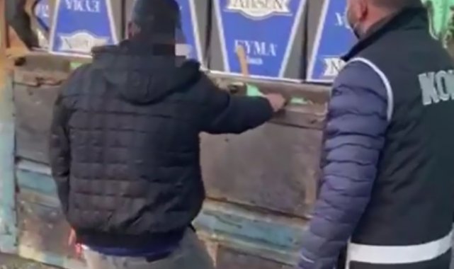 Kamyonetin kasasından 3 milyon 300 bin kaçak makaron çıktı