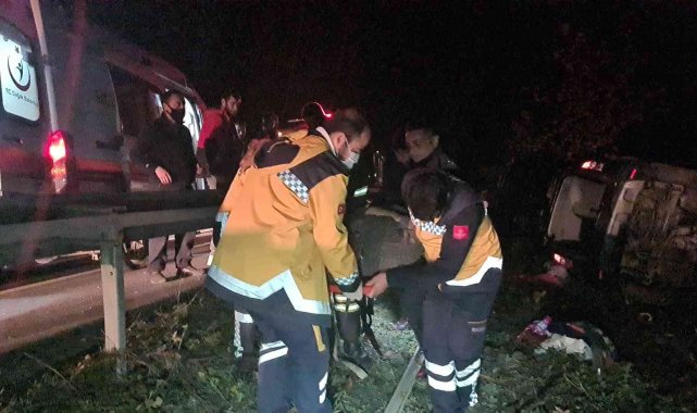 Kanala devrilen otomobilde sıkışan kadını itfaiye kurtardı