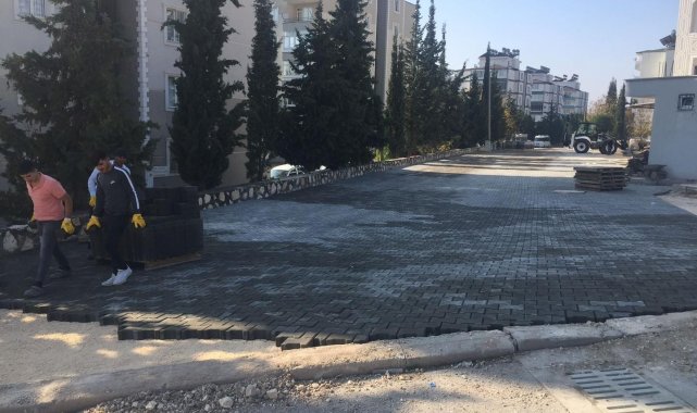 Karapınar Mahallesinde kilitli parke taşı çalışması