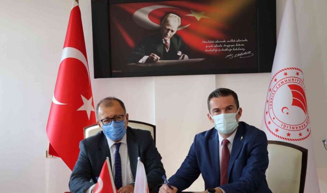 Kars'ta kedi ve köpekler kimliklendirilecek