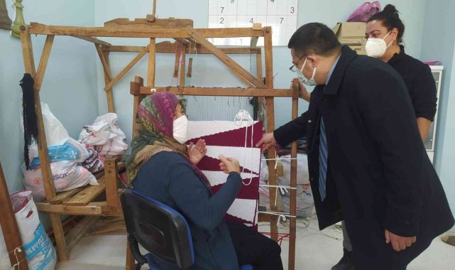 Kaymakam Zaman'dan halk eğitim kurslarına övgü