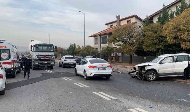 Kayseri'de otomobil ile cip çarpıştı: 6 yaralı