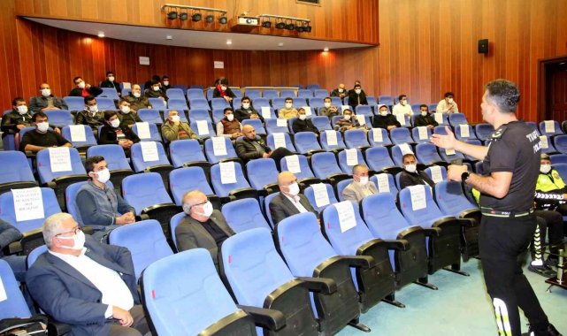 Kaza yapan sürücülere trafik eğitimi verildi