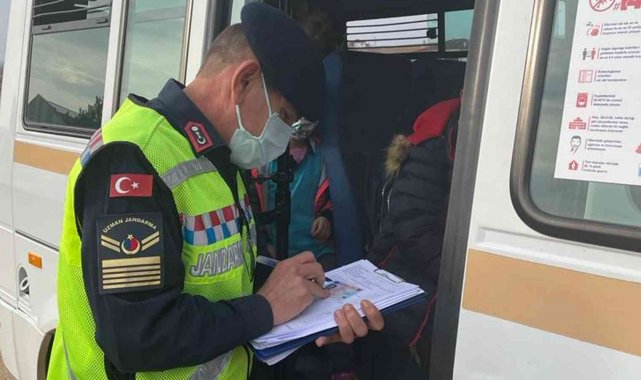 Kırıkkale'de jandarma okul servis araçlarını denetledi