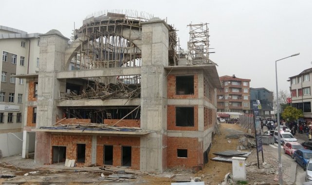 Kocaeli Valiliği'nden cami iskelesinin çökmesi olayına ilişkin açıklama: