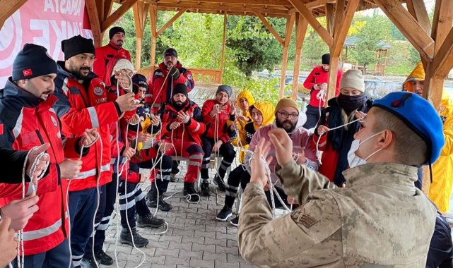 Komandolardan UMKE ekiplerine eğitim