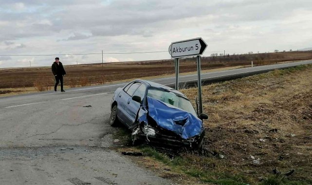 Konya'da iki otomobil çarpıştı: 4 yaralı