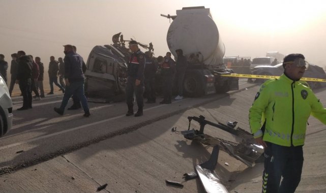 Konya'da kum fırtınası zincirleme kazaya sebep oldu