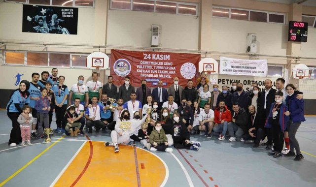 Körfez'de Öğretmenler Günü'ne özel voleybol turnuvasının şampiyonu Uluğbey Ortaokulu oldu