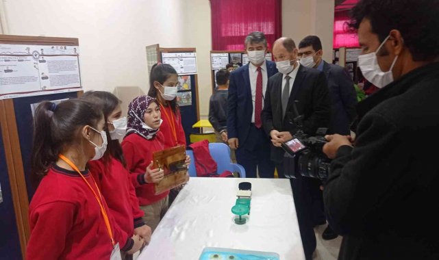 Kozan'da Tübitak 4006 Bilim Fuarı