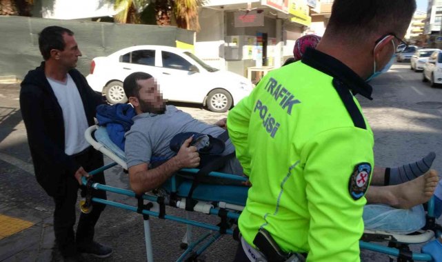 Kurye taktığı kaskla hayata tutundu