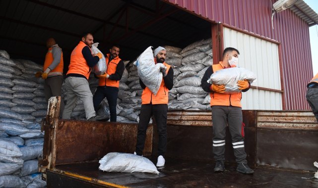 Kuşadası Belediyesi'nden 2 bin 500 aileye yakacak yardımı