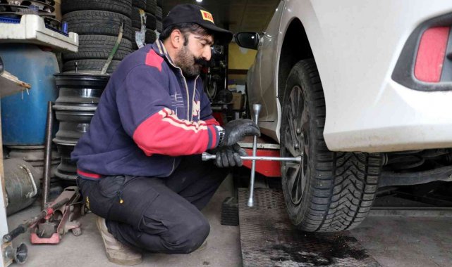 Lastikçiler: "Sıcaklıklar 7 derecenin altına düşmeden değiştirin"