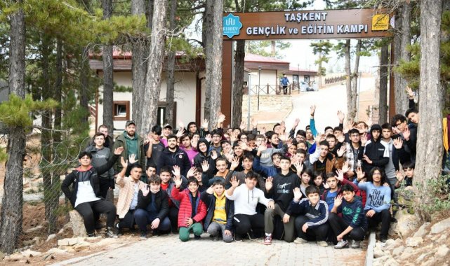 Lise Medeniyet Akademisi gençleri Taşkent kampında