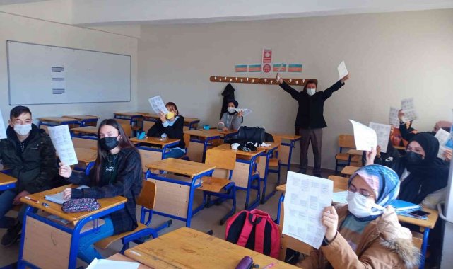 Lisede &quot;Netlerle Devleşenler&quot; projesi başladı