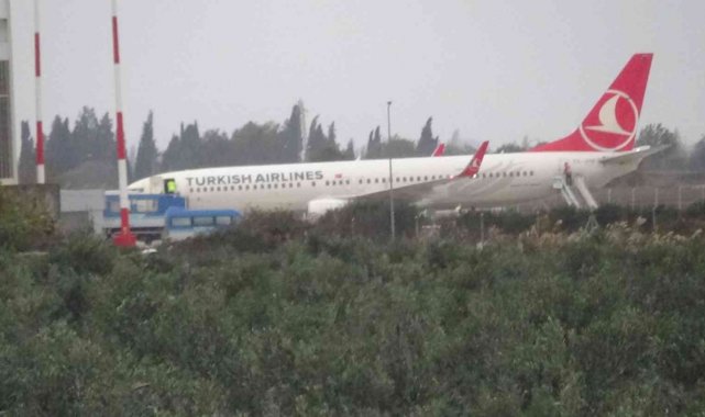 Lodos sebebiyle Diyarbakır-İstanbul seferini yapan THY'ye ait uçak Edremit'e yönlendirildi