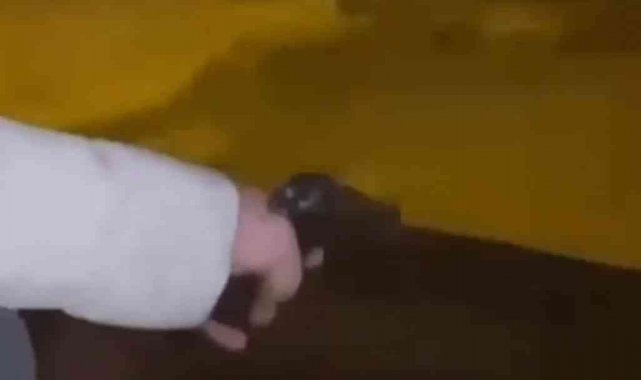 Maganda sağa sola böyle ateş açtı