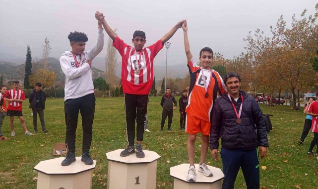Manisa'da Okul Sporları Kros İl Birinciliği yapıldı