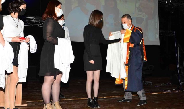 MEÜ diş hekimi adayları beyaz önlük giydi