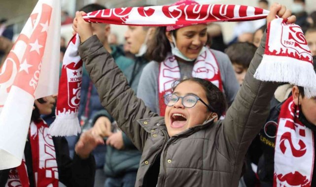 Minik Yiğidolar, Sivasspor'a destek olmaya devam ediyor