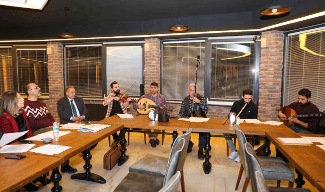 Müziğe gönül verenler Talas Musiki Cemiyeti'nde buluşuyor