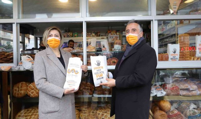 Nevşehir'de ekmekler müşterilere kadına şiddet farkındalığıyla sunuldu