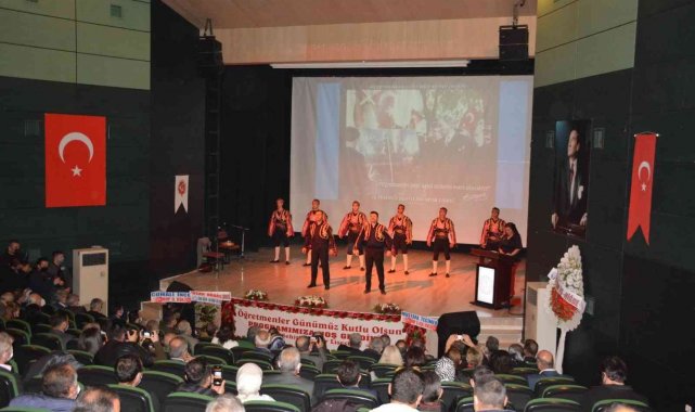 Niğde&#039;de Öğretmenler Günü kutlandı