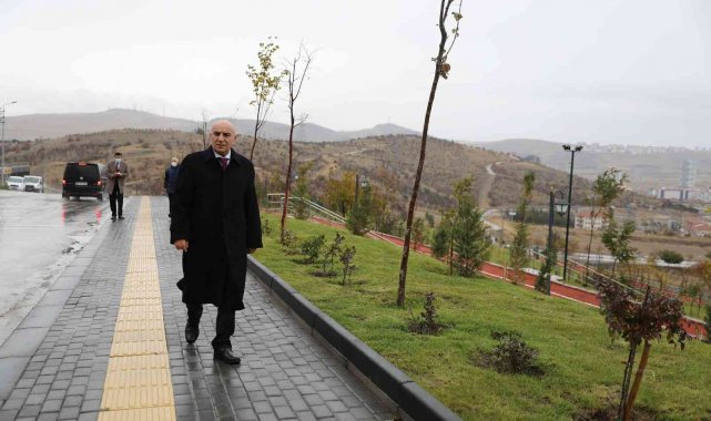 Nursultan Nazarbayev Parkı&#039;na bin 300 metrelik yürüyüş yolu