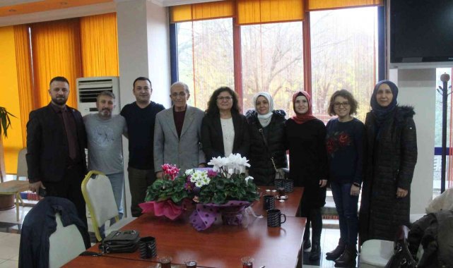 Öğrencileriyle 30 yıl sonra tekrar buluştu